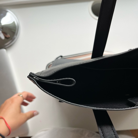 DKNY bag - Picture 6 of 6